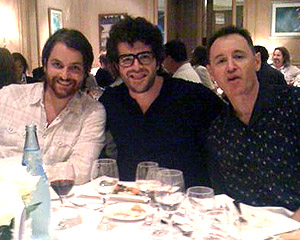 Tom Hauser, Álvaro Rodrigues e David Gerbosi, 