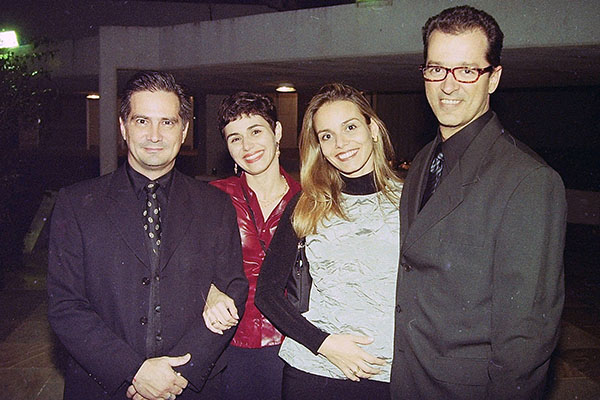 José Luis Vaz, Renata Jordão, Camilla Oliveira e André Pedroso na festa do Prêmio Colunistas Rio 2000.