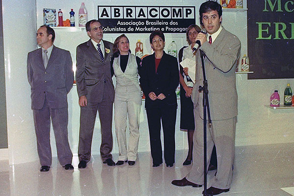 Julio Castellanos e McCann na festa do Prêmio Colunistas Rio 2000.