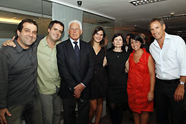 Os anfitriões da Quê: Chiquinho Lucchini, Eduardo Almeida, Otto de Barros Vidal, Tatiana Soter, Fátima Rendeiro, Paula Lagrotta e Dudu Godoy.