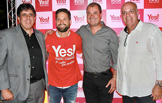 Mauricio Gomes de Mattos (VP do Flamengo), o craque Diego, Clodoaldo Nascimento (presidente da Yes!) e Marcelo Gorodicht, da X-Tudo.