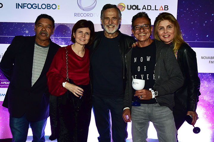 Este colunista, ao centro, com os amigos Stan Felix, Fátima Rendeiro, Antônio Jorge Pinheiro e Andrea Pyrrho.