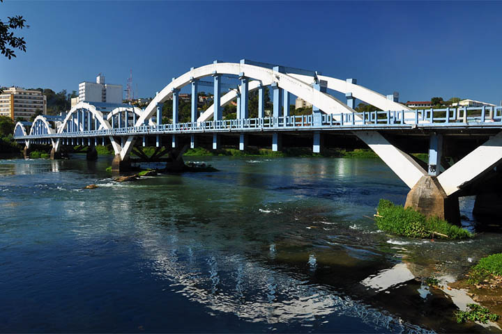 Ponte de Barra Mansa, em foto de Cleber Moraes