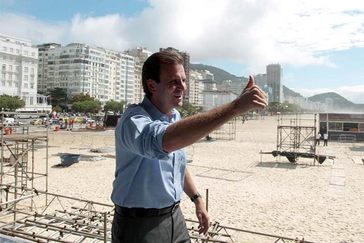 Eduardo Paes no Réveillon de 2011 (foto de Gabriel de Paiva para O Globo)